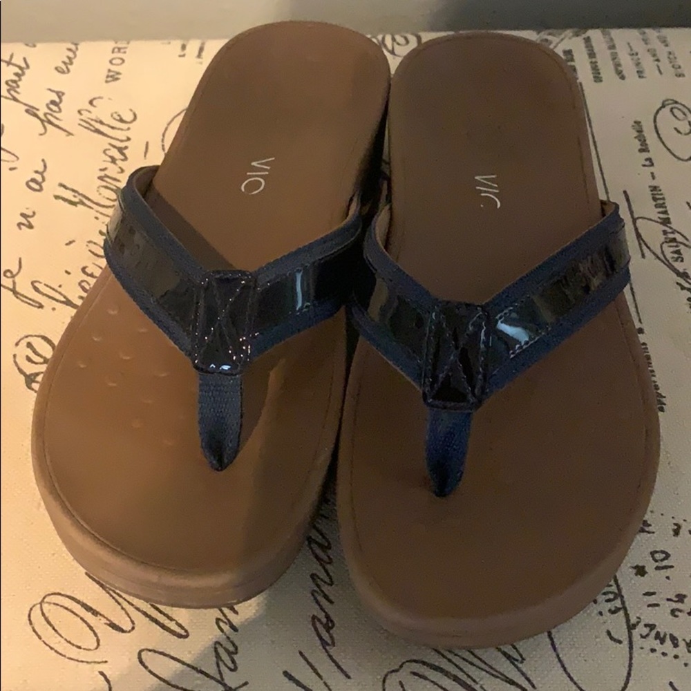 Vionic flip flops Navy
